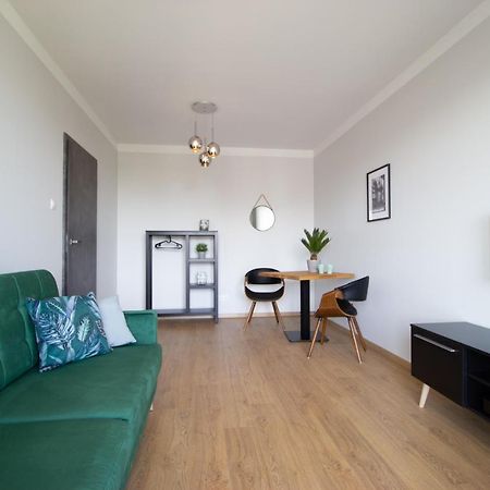 Patio Praga Metro Apartment وارسو المظهر الخارجي الصورة