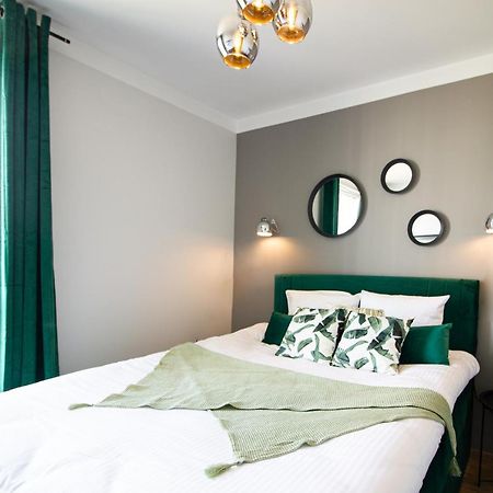 Patio Praga Metro Apartment وارسو المظهر الخارجي الصورة