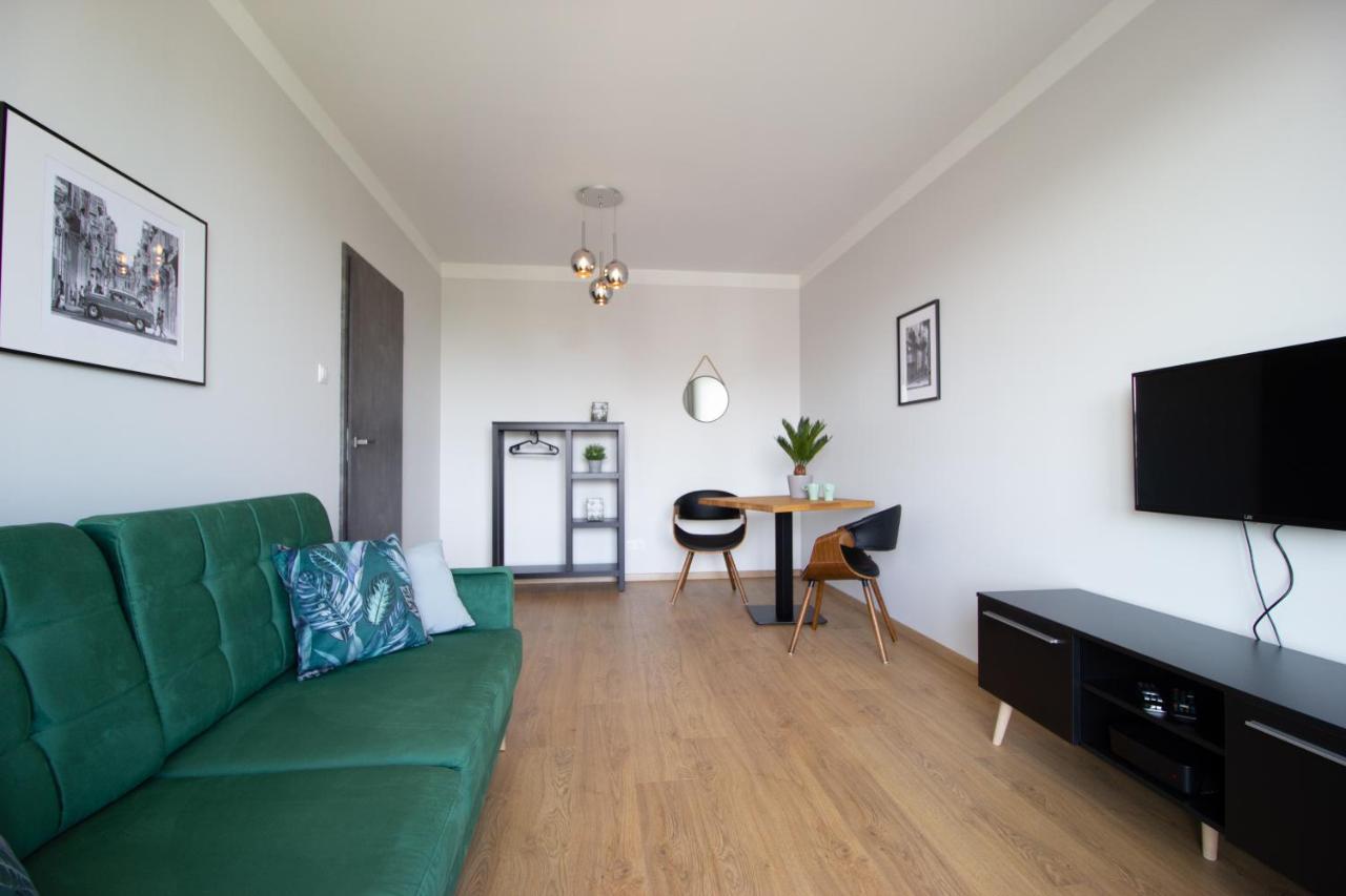 Patio Praga Metro Apartment وارسو المظهر الخارجي الصورة