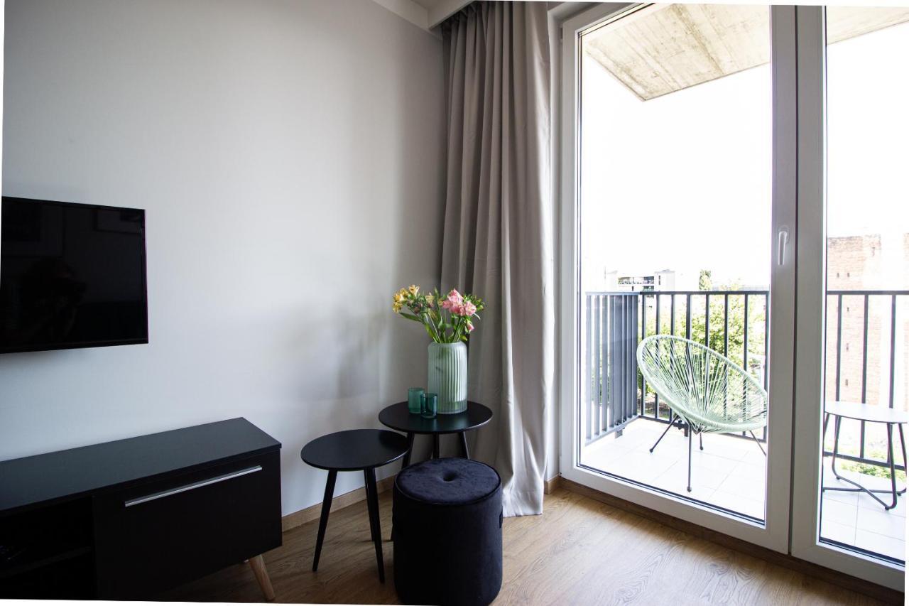 Patio Praga Metro Apartment وارسو المظهر الخارجي الصورة