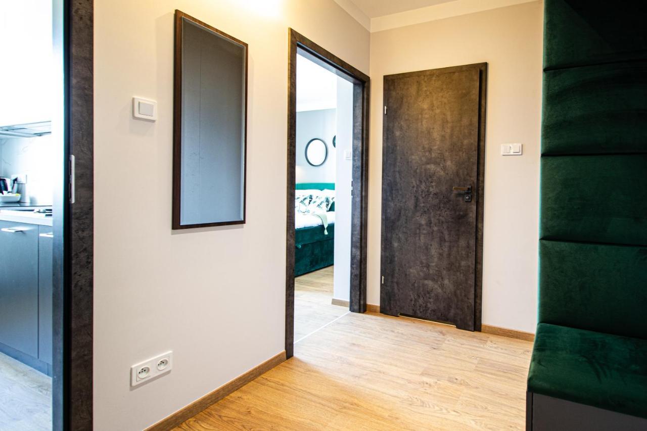 Patio Praga Metro Apartment وارسو المظهر الخارجي الصورة