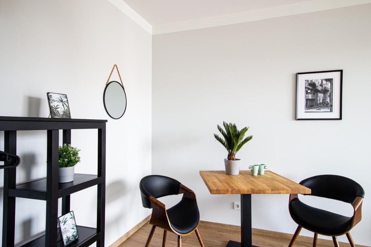 Patio Praga Metro Apartment وارسو المظهر الخارجي الصورة