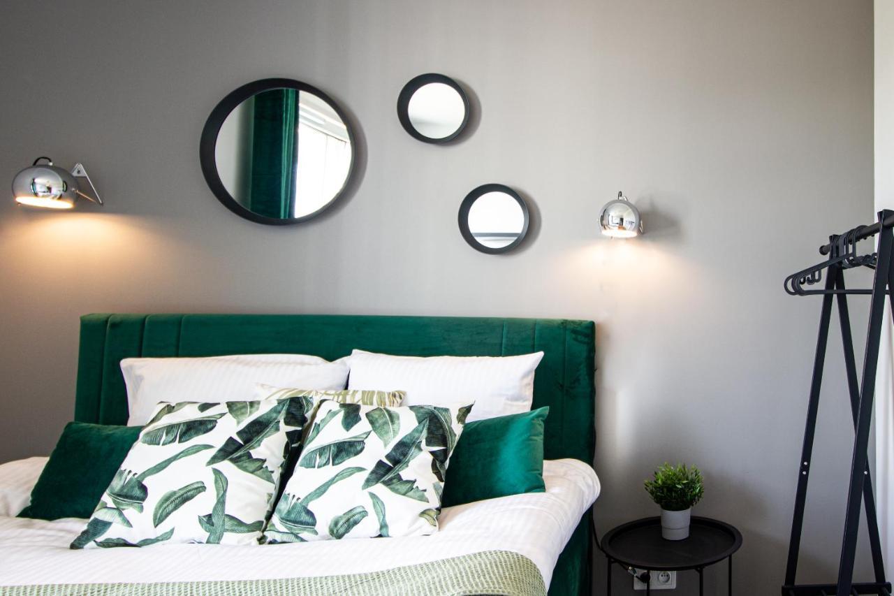 Patio Praga Metro Apartment وارسو المظهر الخارجي الصورة